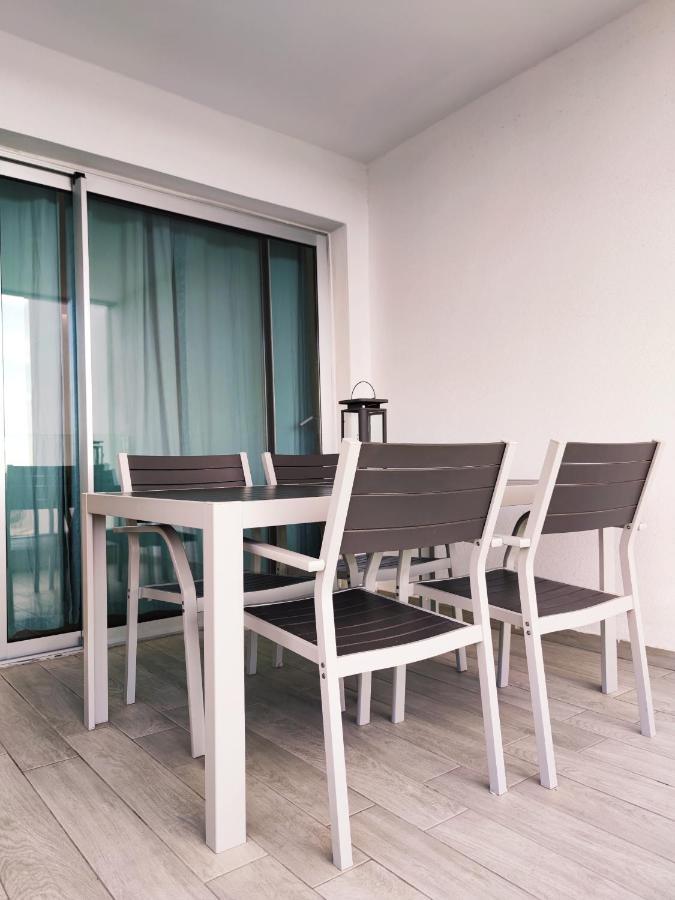 Paradise Ocean Suite Адехе Экстерьер фото